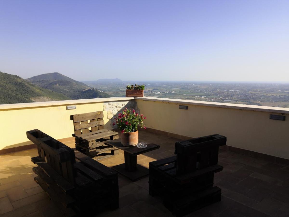 La Rupe Bed And Breakfast Norma Екстер'єр фото