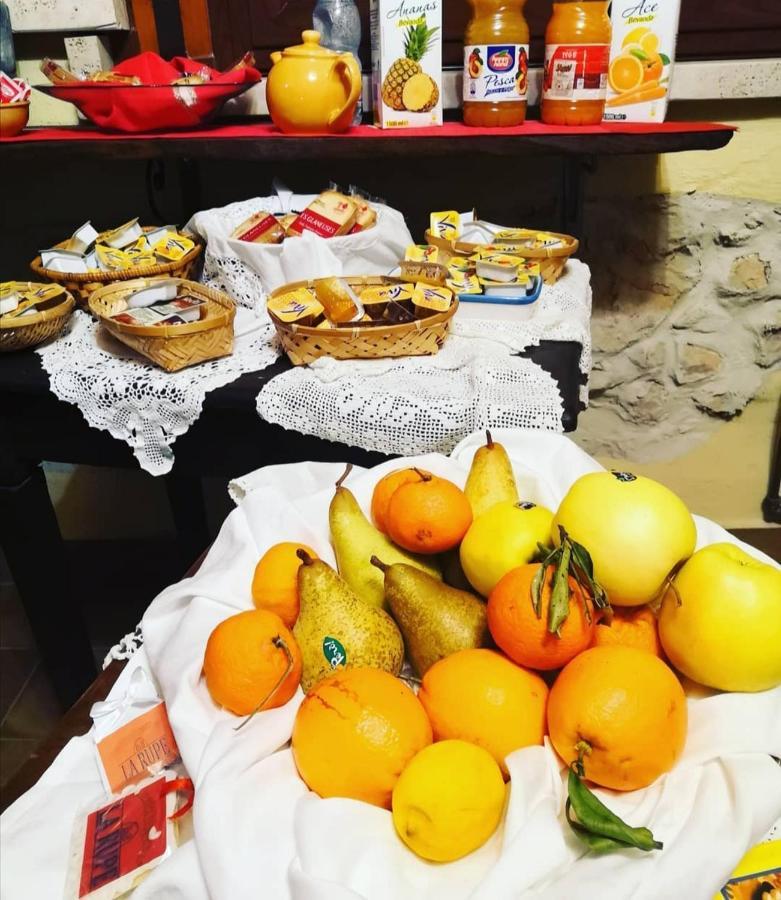 La Rupe Bed And Breakfast Norma Екстер'єр фото