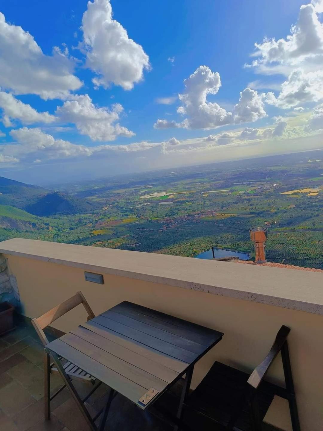 La Rupe Bed And Breakfast Norma Екстер'єр фото